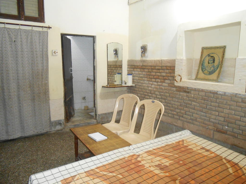 Gaurav Guest House Mathura Exteriör bild