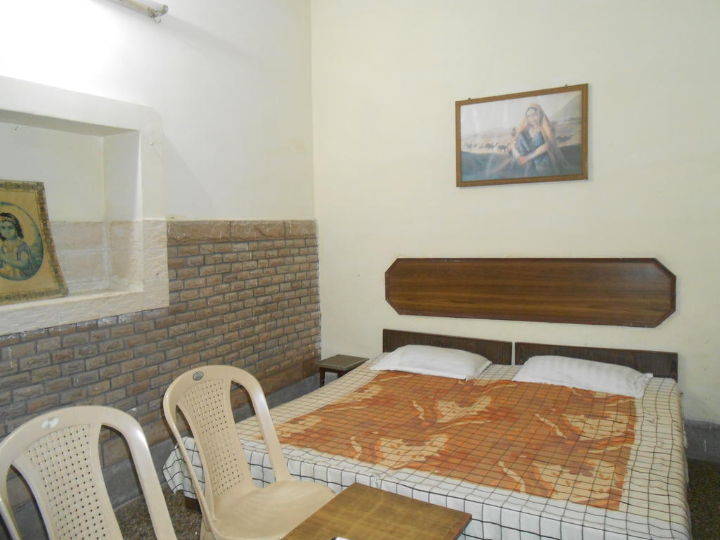 Gaurav Guest House Mathura Rum bild
