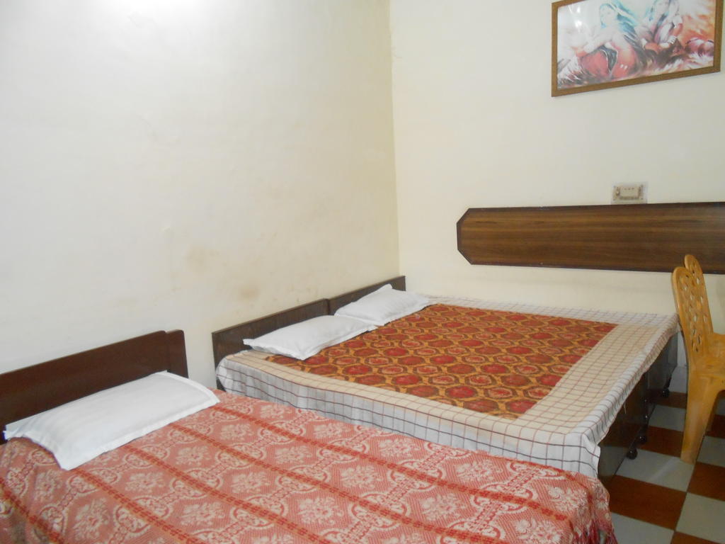 Gaurav Guest House Mathura Exteriör bild