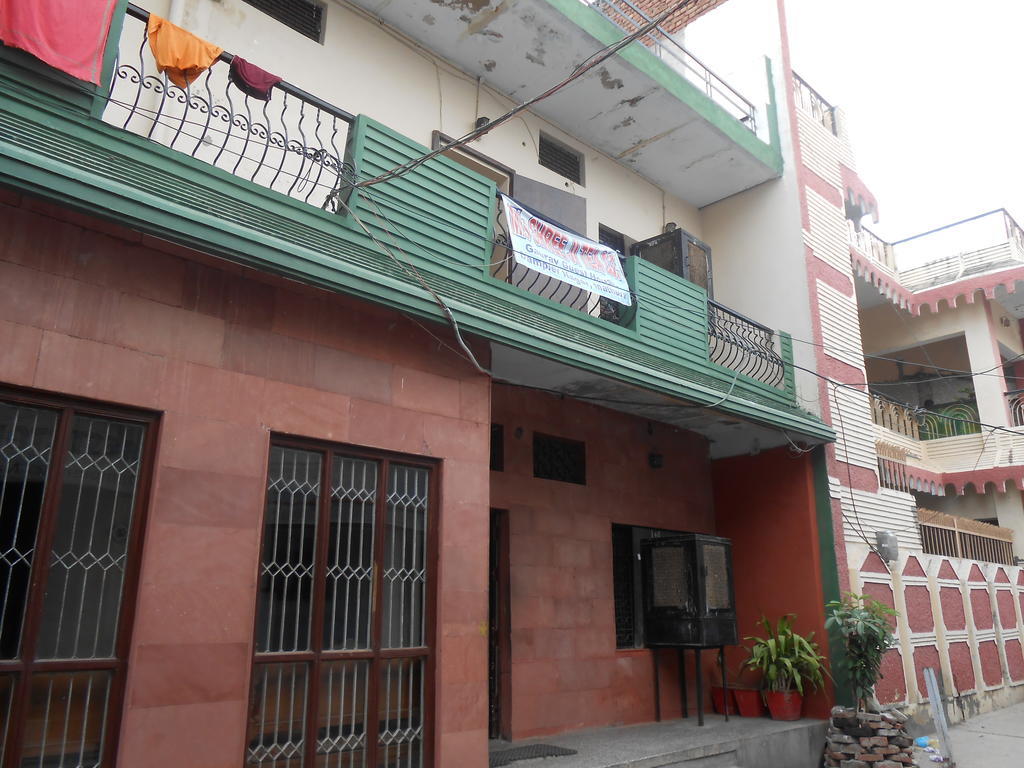 Gaurav Guest House Mathura Exteriör bild